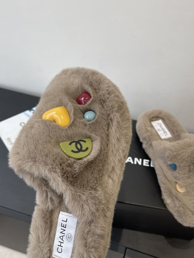 Ch**el slippers